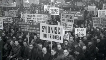 Zasłona do filmu "Marzec 