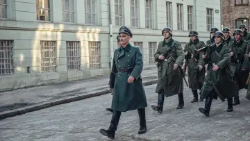 Zasłona do filmu "Wyścig o złoto" #327663