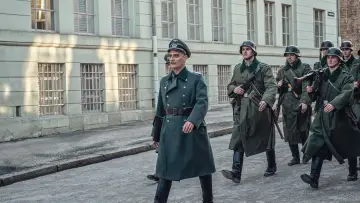 Zasłona do filmu "Wyścig o złoto" #327667