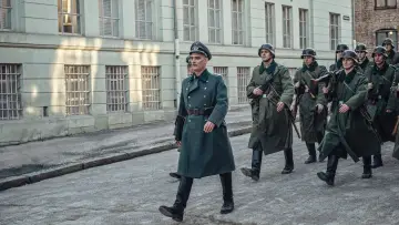 Zasłona do filmu "Wyścig o złoto" #327668