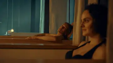 Zasłona do filmu "Emmanuelle" #589615