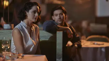 Zasłona do filmu "Emmanuelle" #589620