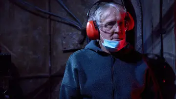 Zasłona do filmu "Niezniszczalna" #622834