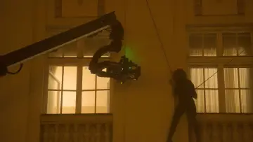 Zasłona do filmu "Niezniszczalna" #622984