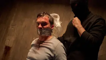 Zasłona do filmu "Niezniszczalna" #623003