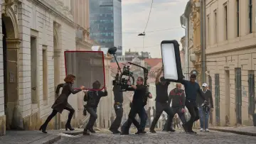 Zasłona do filmu "Niezniszczalna" #623062