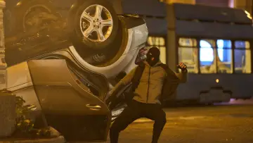 Zasłona do filmu "Niezniszczalna" #623064