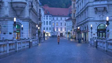 Zasłona do filmu "Niezniszczalna" #623117