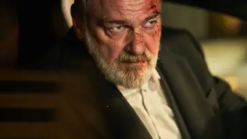 Zasłona do filmu "Niezniszczalna" #623124