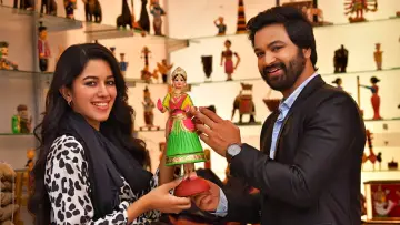 Zasłona do filmu "ఆర్గానిక్ మామ హైబ్రీడ్ అల్లుడు" #1149559