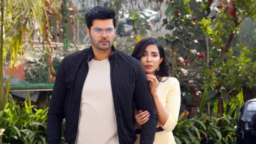Zasłona do filmu "உன் பார்வையில்" #1190430