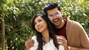 Zasłona do filmu "உன் பார்வையில்" #1190433