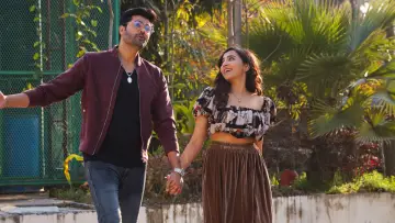 Zasłona do filmu "உன் பார்வையில்" #1190434