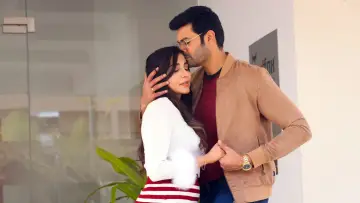 Zasłona do filmu "உன் பார்வையில்" #1190436