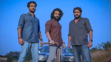 Zasłona do filmu "ആര്‍ഡിഎക്സ്: റോബര്‍ട്ട് ഡോണി സേവ്യര്‍" #317288