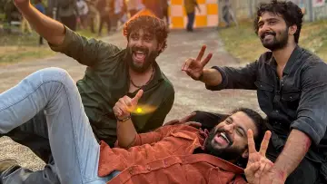 Zasłona do filmu "ആര്‍ഡിഎക്സ്: റോബര്‍ട്ട് ഡോണി സേവ്യര്‍" #317298
