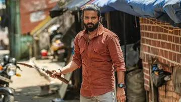 Zasłona do filmu "ആര്‍ഡിഎക്സ്: റോബര്‍ട്ട് ഡോണി സേവ്യര്‍" #317303