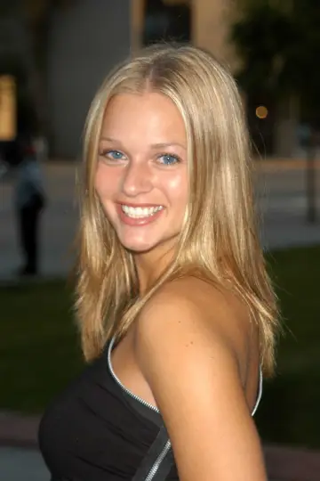 Zdjęcie A.J. Cook #50585