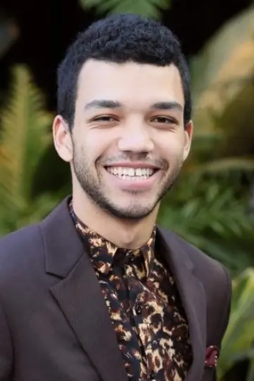Zdjęcie Justice Smith #7796