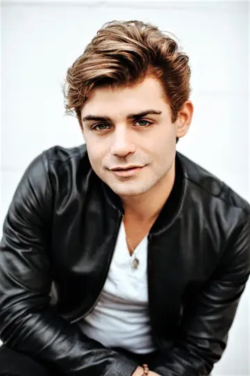 Zdjęcie Garrett Clayton #106598