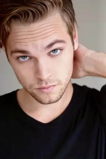 Zdjęcie Alexander Calvert #93655