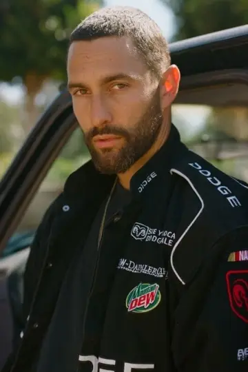 Zdjęcie Noah Mills #95504