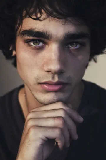 Zdjęcie  (Charlie Polinger) #357565