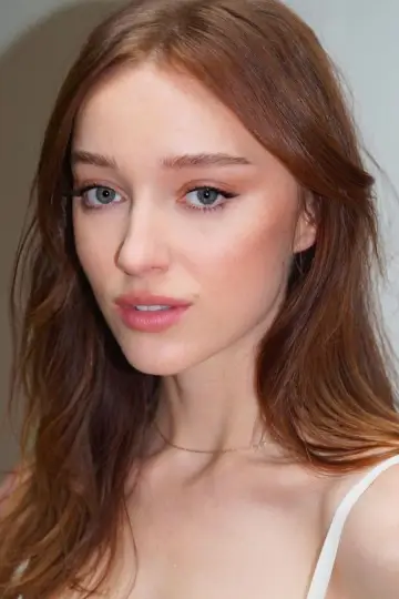 Zdjęcie Fioba Dajnevora (Phoebe Dynevor) #328321