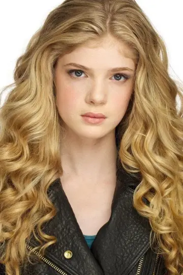 Zdjęcie Elena Kampouris #60928