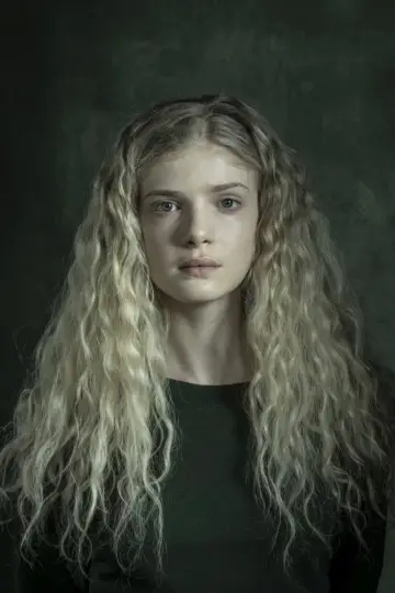 Zdjęcie Elena Kampouris #60939
