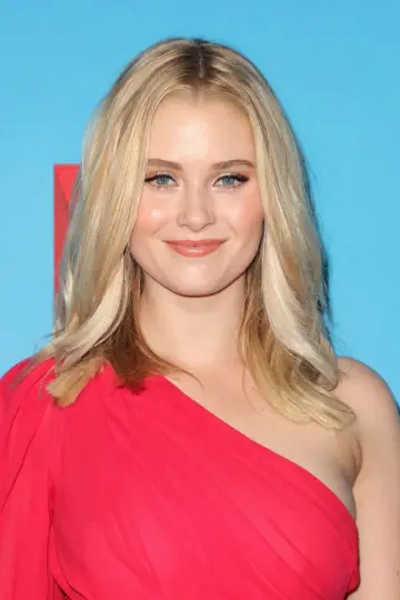 Zdjęcie Virginia Gardner #13597