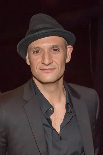Zdjęcie  (Drew Sarich) #620792