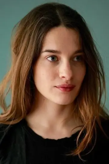 Zdjęcie Rebecca Marder #142323
