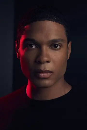 Zdjęcie Ray Fisher #18146