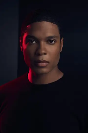 Zdjęcie Ray Fisher #18147