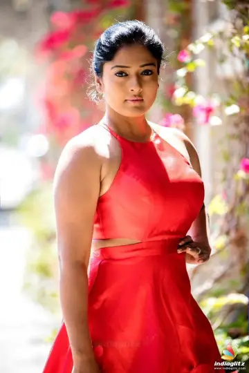 Zdjęcie Gayathri Raguram #396363