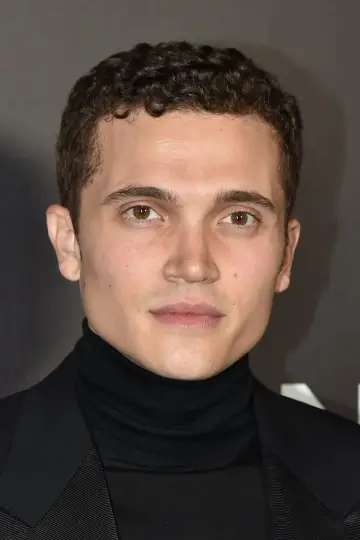 Zdjęcie Karl Glusman #34505