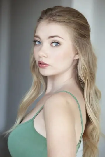Zdjęcie Emilia McCarthy #56911
