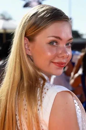 Zdjęcie Emilia McCarthy #56915