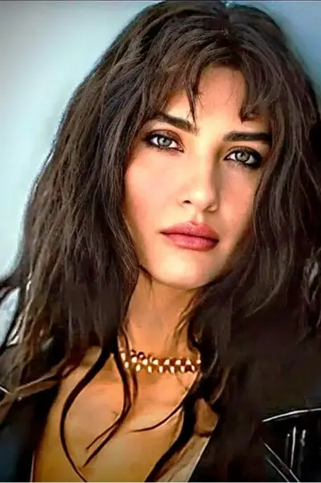 Zdjęcie  (Tuba Büyüküstün) #341088