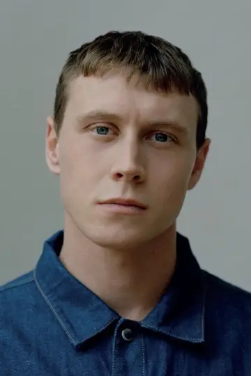 Zdjęcie George MacKay #46653