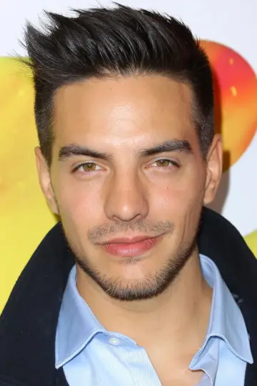 Zdjęcie Vadhir Derbez #43076