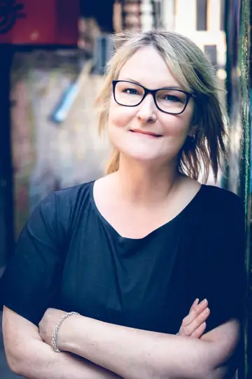 Zdjęcie Deanne Foley #646363