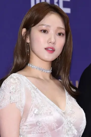 Zdjęcie  (Lee Sung-kyung) #320251