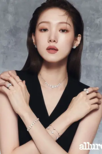 Zdjęcie  (Lee Sung-kyung) #320253