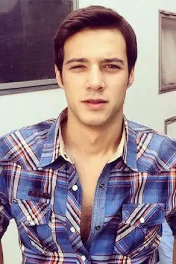 Zdjęcie Mert Yazıcıoğlu (Mert Yazıcıoğlu) #394429