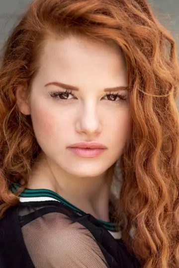 Zdjęcie Madelaine Petsch #143933