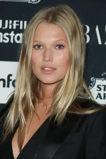 Zdjęcie Toni Garrn #23007