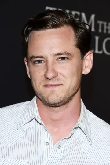Zdjęcie Lewis Pullman #7492