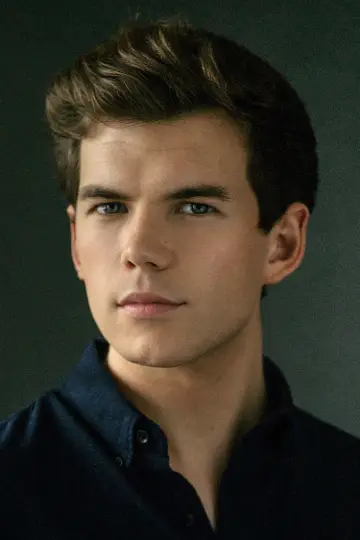Zdjęcie  (Luke Newton) #320220